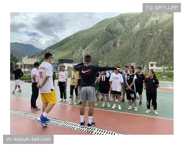 专业解读篮球比赛正式开始时开球规则的具体判定标准与流程